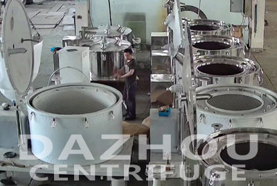 如何安全操作平板吊袋離心機，避免意外發生？